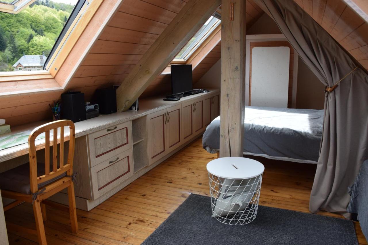 Petit Duplex De Charme Sous Les Toits Du Mont-Dore מראה חיצוני תמונה